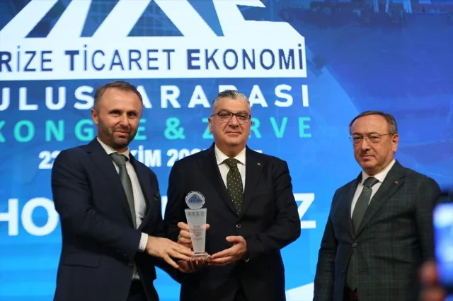 Rize'de Küresel Dönüşüm: Ticaret ve Ekonomi Zirvesi'nde Çarpıcı Açıklamalar