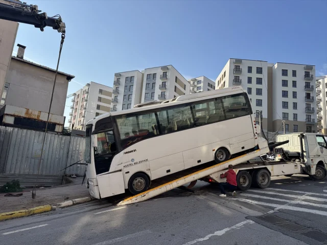 Kocaeli'de trajik midibüs kazası 7 yaralı