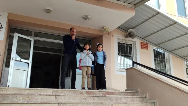 Erzincan'da küçük kahramanlar çevre duyarlılığı dersi veriyo...