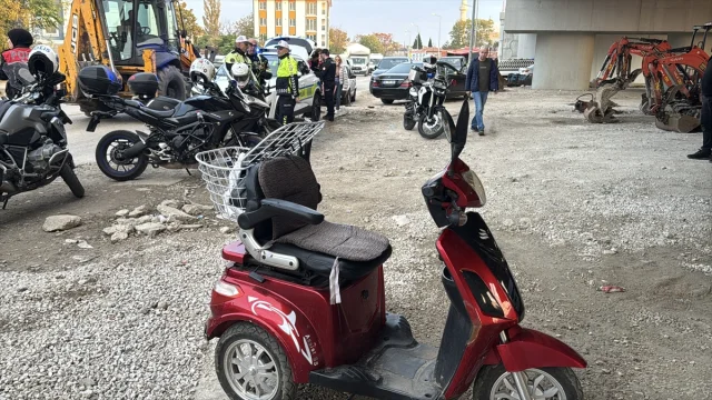Edirne'de Trafikte Üzücü Çarpışma Elektrikli Bisiklet Sürücüsü Hayatta Kalma Mücadelesi Veriyor