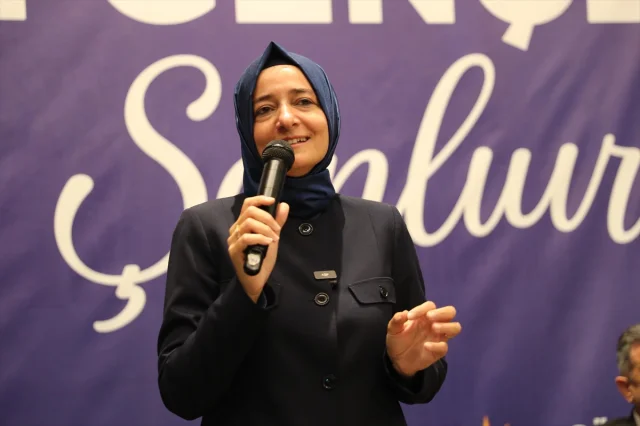 Fatma Betül Sayan Kaya'dan Gençlere Güçlü Mesaj