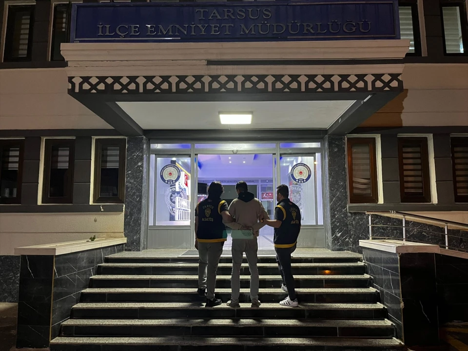 Mersin’de Park Halindeki 5 Aracı Yaktığı Öne Sürülen Şüpheli Yakalandı