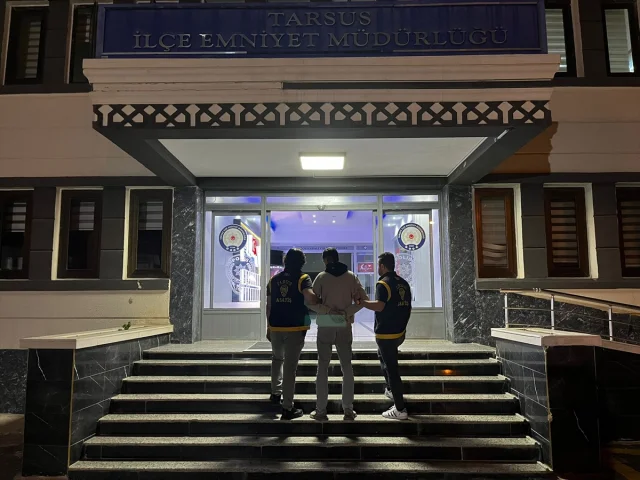 Mersin’de Park Halindeki 5 Aracı Yaktığı Öne Sürülen Şüpheli...