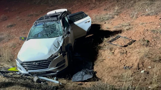 Eskişehir'de Feci Kaza: Şarampole Devrilen Araçta Kayıp ve Yaralılar Var