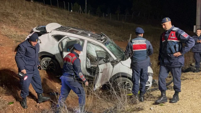 Eskişehir'de Feci Kaza: Şarampole Devrilen Araçta Kayıp ve Yaralılar Var