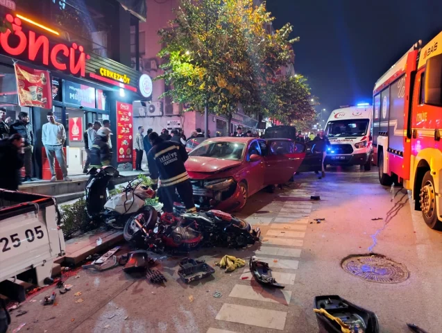Tekirdağ'da Korkutan Zincirleme Kaza: 3 Kişi Hastaneye Kaldırıldı