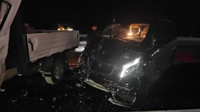 Çorum'da Trafik Kazası: Kamyonet ve Minibüs Çarpıştı