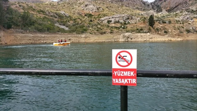 Antalya'da Gezi Teknesinde Kaybolan İrlandalı Turistin Akıbeti Merak Ediliyor