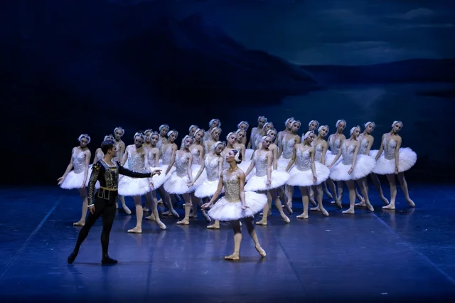 İstanbul'da 'Kuğu Gölü' Balesinin Büyüleyici Sahneleme Detayları