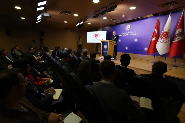 MSB'nin Basın Toplantısında Verilen Kritik Mesajlar