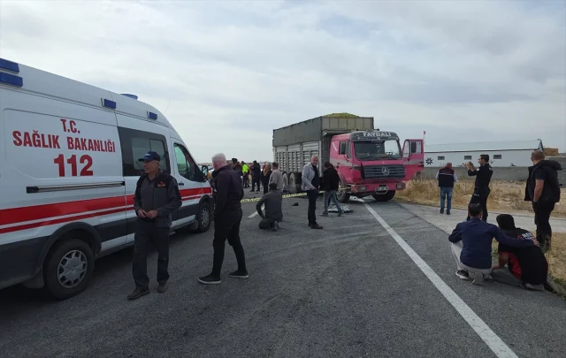 Aksaray'da Trafik Kazası Yürekleri Dağladı: Üç Kardeş Hayatını Kaybetti