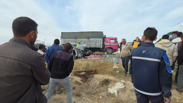 Aksaray'da Trafik Kazası Yürekleri Dağladı: Üç Kardeş Hayatını Kaybetti