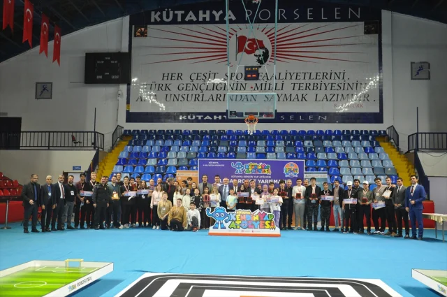 Kütahya'da Genç Yetenekler Robot Yarışmasında Buluştu