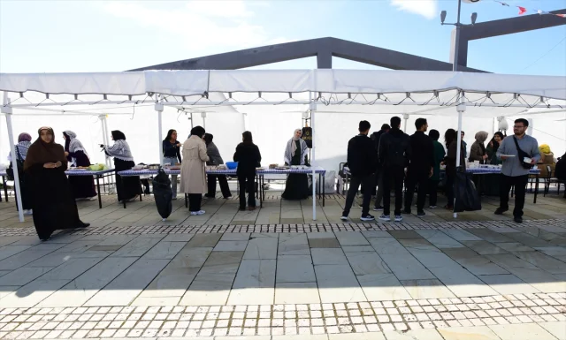Van'da Öğrenciler Ve Akademisyenlerden Gazze İçin Büyük Destek