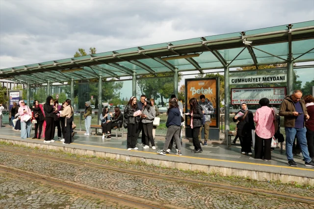 Samsun Tramvayında Meme Kanseri Farkındalığı Rüzgarı