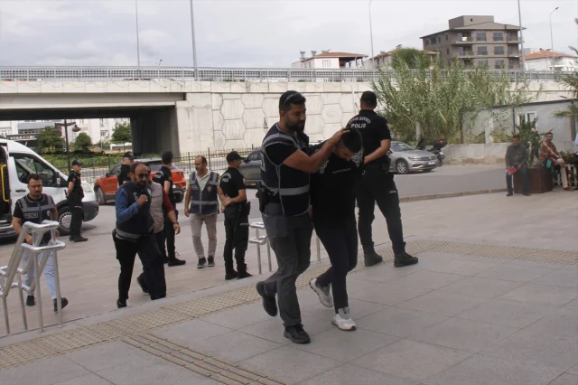 Antalya'da Silahlı Çatışma: 2 Ölü, 6 Şüpheli Gözaltında