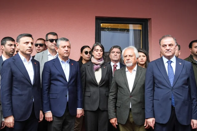 Özgür Özel Üsküdar'da Kadın ve Çocuk Yaşam Merkezinin Açılışında Çarpıcı Mesajlar Verdi