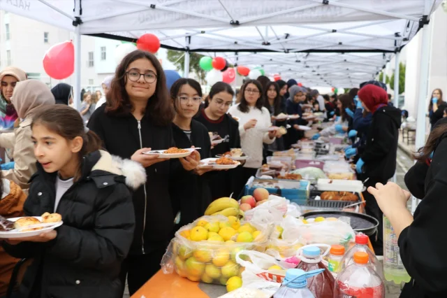 Öğrenciler Gazze İçin Bir Araya Geldi Amasyada Duygu Dolu Kermes