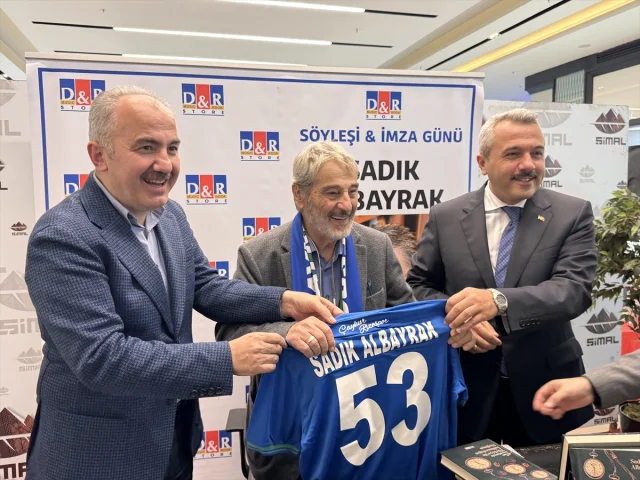 Sadık Albayrak'ın Rize'deki Etkileyici İmza Gününde Öne Çıkanlar