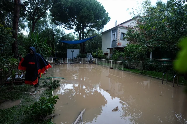 Foça'da Sel Felaketi: Kayıp Vatandaşın Durumu Ne Olacak?