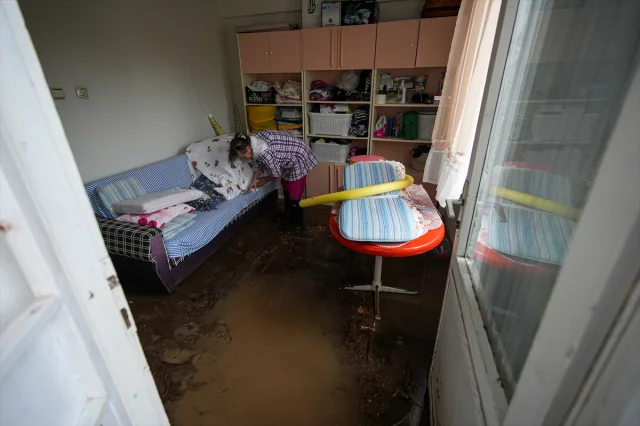 Foça'da Sel Felaketi: Kayıp Vatandaşın Durumu Ne Olacak?