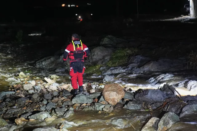 Foça'da Sel Felaketi: Kayıp Vatandaşın Durumu Ne Olacak?