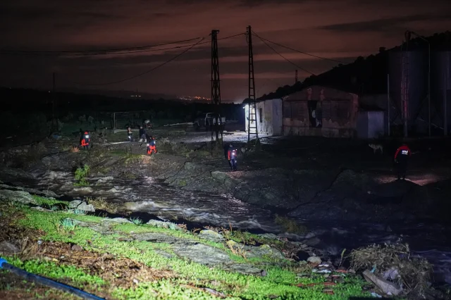 Foça'da Sel Felaketi: Kayıp Vatandaşın Durumu Ne Olacak?