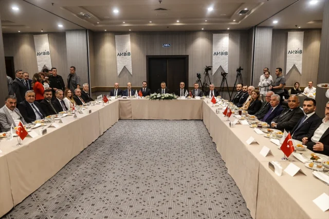 Akdeniz’de Hububat ve Bakliyatın İhracat Şampiyonları Ödülle...