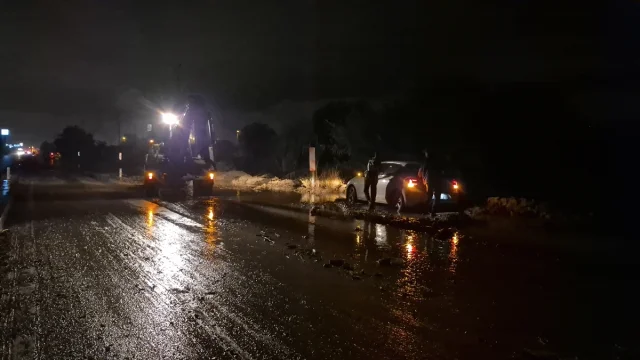 Aydın'da Yoğun Sağanak Hayatı Felç Etti: Trafikte Kaos Yaşandı