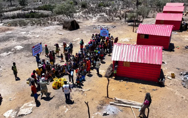Adana'nın gönüllü kahramanları Madagaskar'a umut götürdü