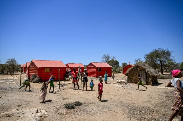 Adana'nın gönüllü kahramanları Madagaskar'a umut götürdü