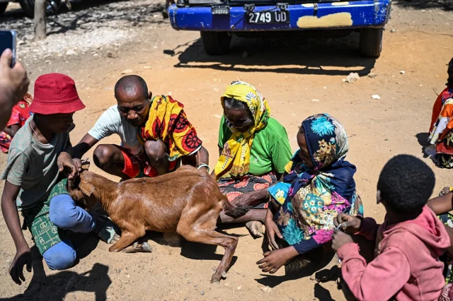 Adana'nın gönüllü kahramanları Madagaskar'a umut götürdü