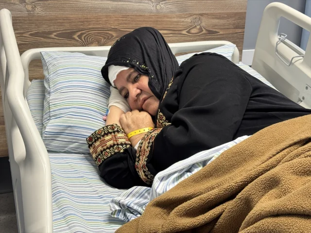 Zeytin Hasadında Ailesiyle Birlikte Saldırıya Uğrayan Filistinli Kadının Dramı