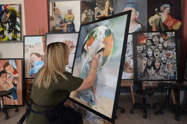 Mardinli ressam Esengül Bozdağ Alan savaşı tuvallerle anlatıyor