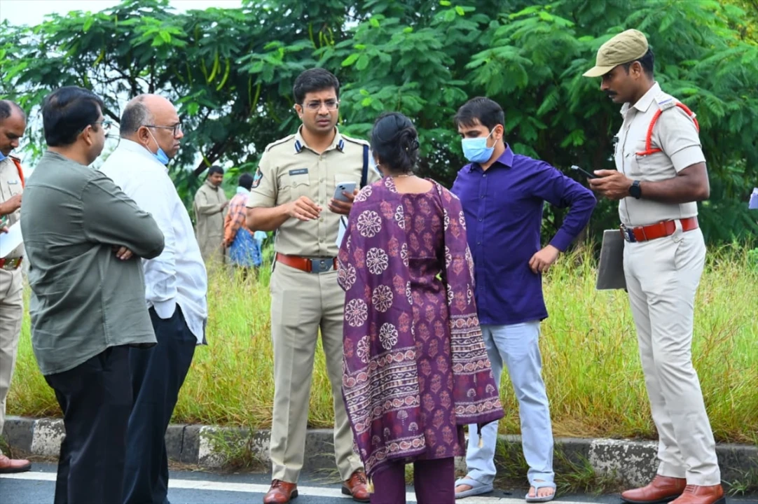 Hindistan'da Feci Otobüs Kazası: 20 Can Kaybı