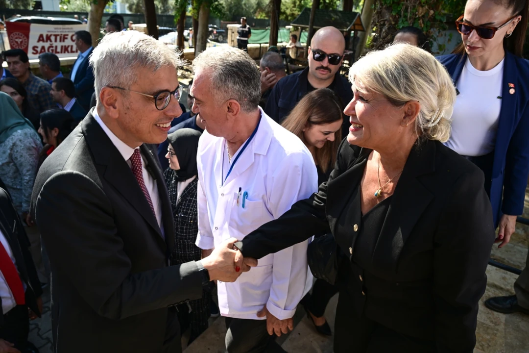 Sağlık Bakanı Antalya'da Aile Sağlığı Merkezlerini İnceledi: Yenilikler Geliyor