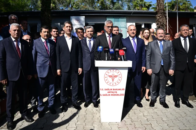 Sağlık Bakanı Antalya'da Aile Sağlığı Merkezlerini İnceledi: Yenilikler Geliyor