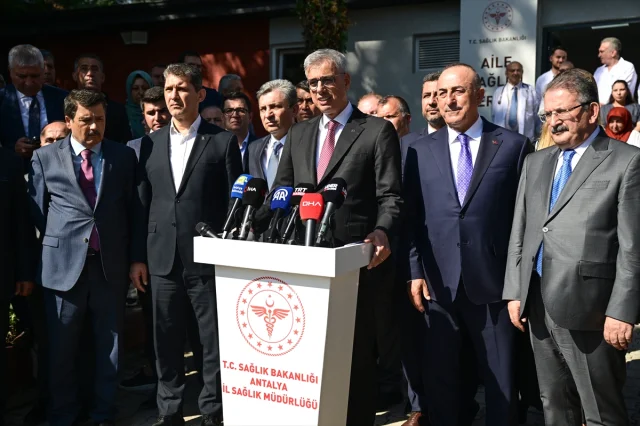 Sağlık Bakanı Antalya'da Aile Sağlığı Merkezlerini İnceledi: Yenilikler Geliyor