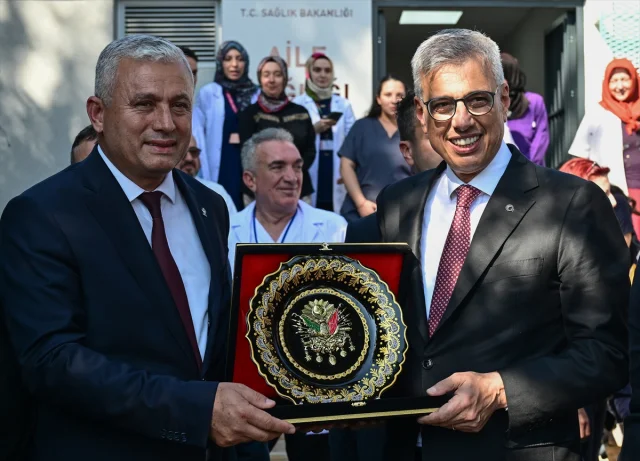Sağlık Bakanı Antalya'da Aile Sağlığı Merkezlerini İnceledi: Yenilikler Geliyor