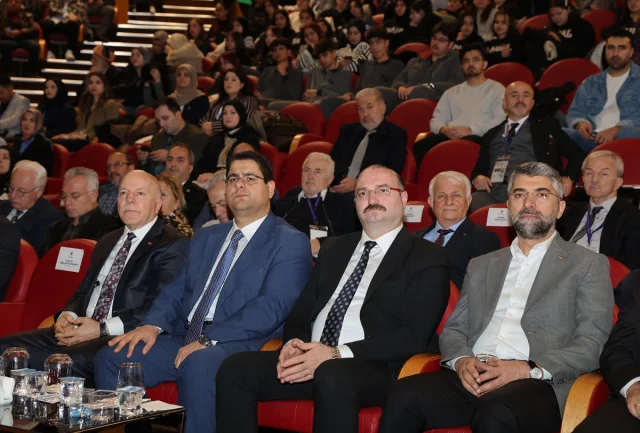 Nurettin Topçu'nun İzinde Uluslararası Bilgi Şöleni Başladı