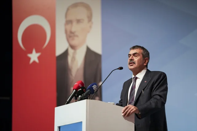 Bakan Tekin Öğretmenlerle Bir Araya Geldi