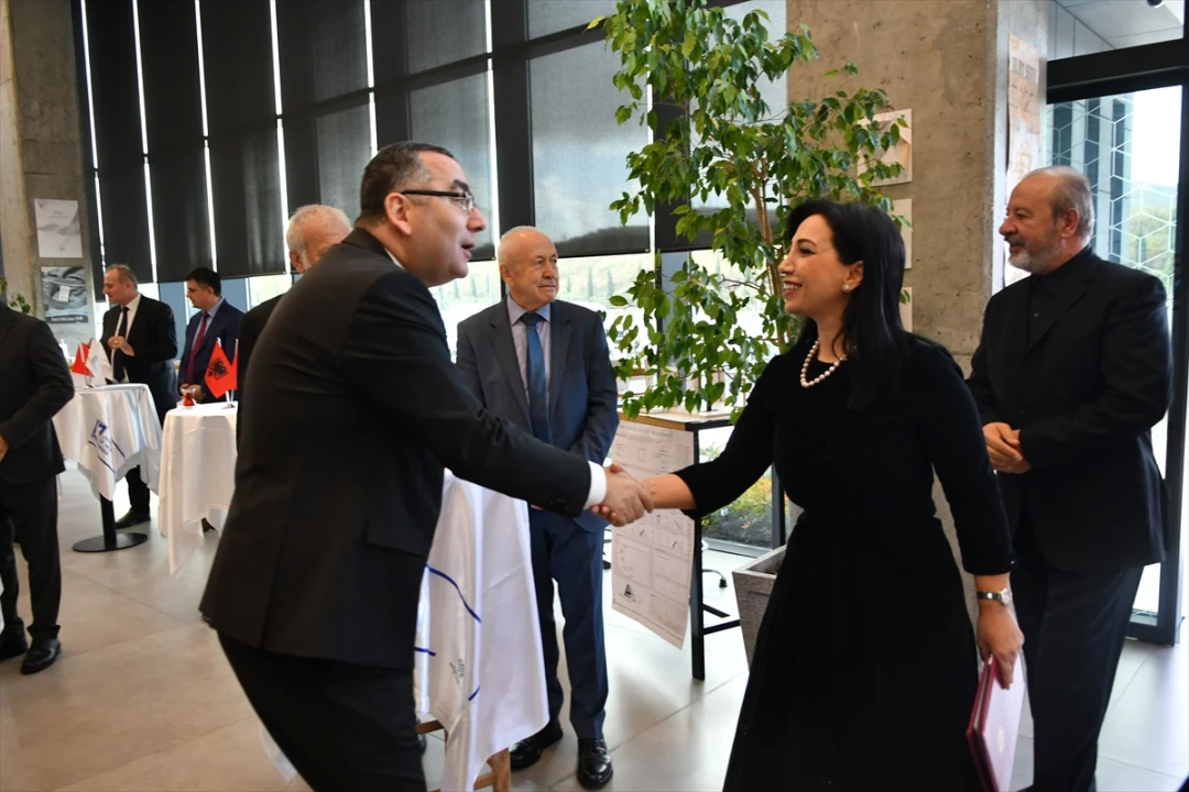 Tiran'da Yeni Akademik Yıl Coşkusu Türkiye Maarif Vakfı'nın Düzenlediği Törenle Başladı
