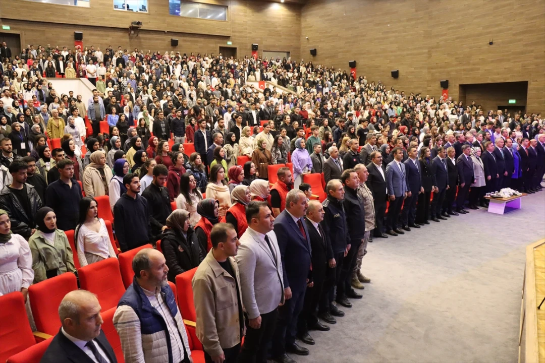 Erzincan'da Binlerce Öğrenciye Valilikten Burs Müjdesi