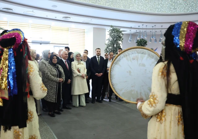 Emine Erdoğan'dan Duygulandıran 'Siirtlilerle Buluşma' Mesajı
