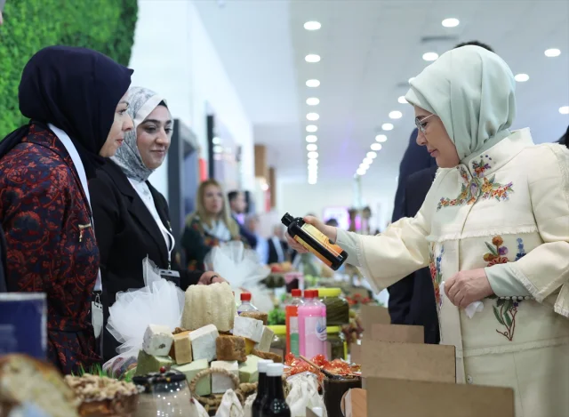 Emine Erdoğan'dan Duygulandıran 'Siirtlilerle Buluşma' Mesajı