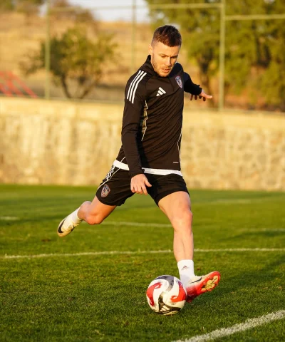 Gaziantep FK ve Fenerbahçe Karşılaşması Öncesi Nefesler Tutuldu