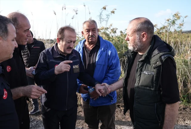 İzmir Foça'da Selin Acı Bırakışı: Kaptanoğlu'nun Cenazesi Son Yolculuğuna Uğurlandı
