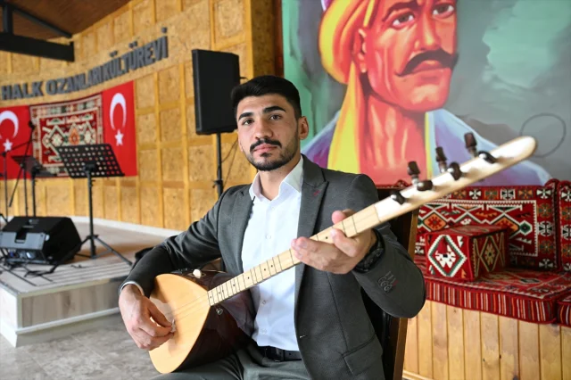 13 Yaşında Annesinin Aldığı Sazla Sanat Yolculuğu