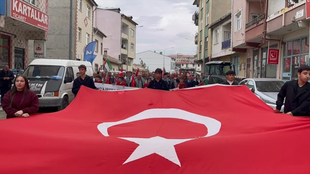 Sivas'ta Filistin'e Destek Yürüyüşüne Yoğun Katılım