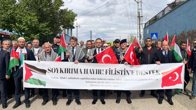 Sivas'ta Filistin'e Destek Yürüyüşüne Yoğun Katılım